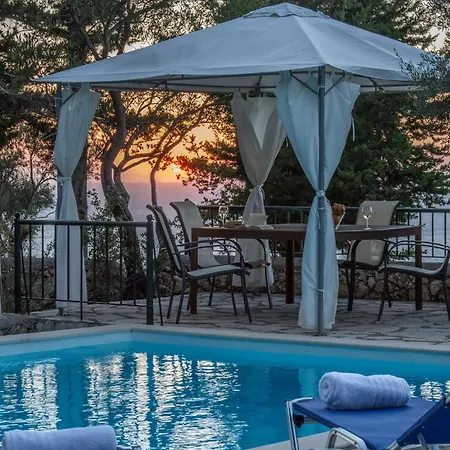 Mit Pool Und Majestaetischem Meerblick * Agios Nikitas